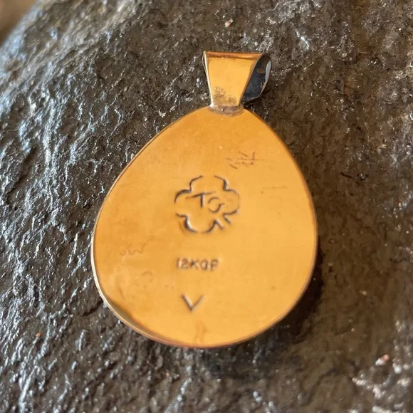 Native Americans Vintage Navajo Lapis Gold Pendant and Earrings Set - Picture 3 of 9